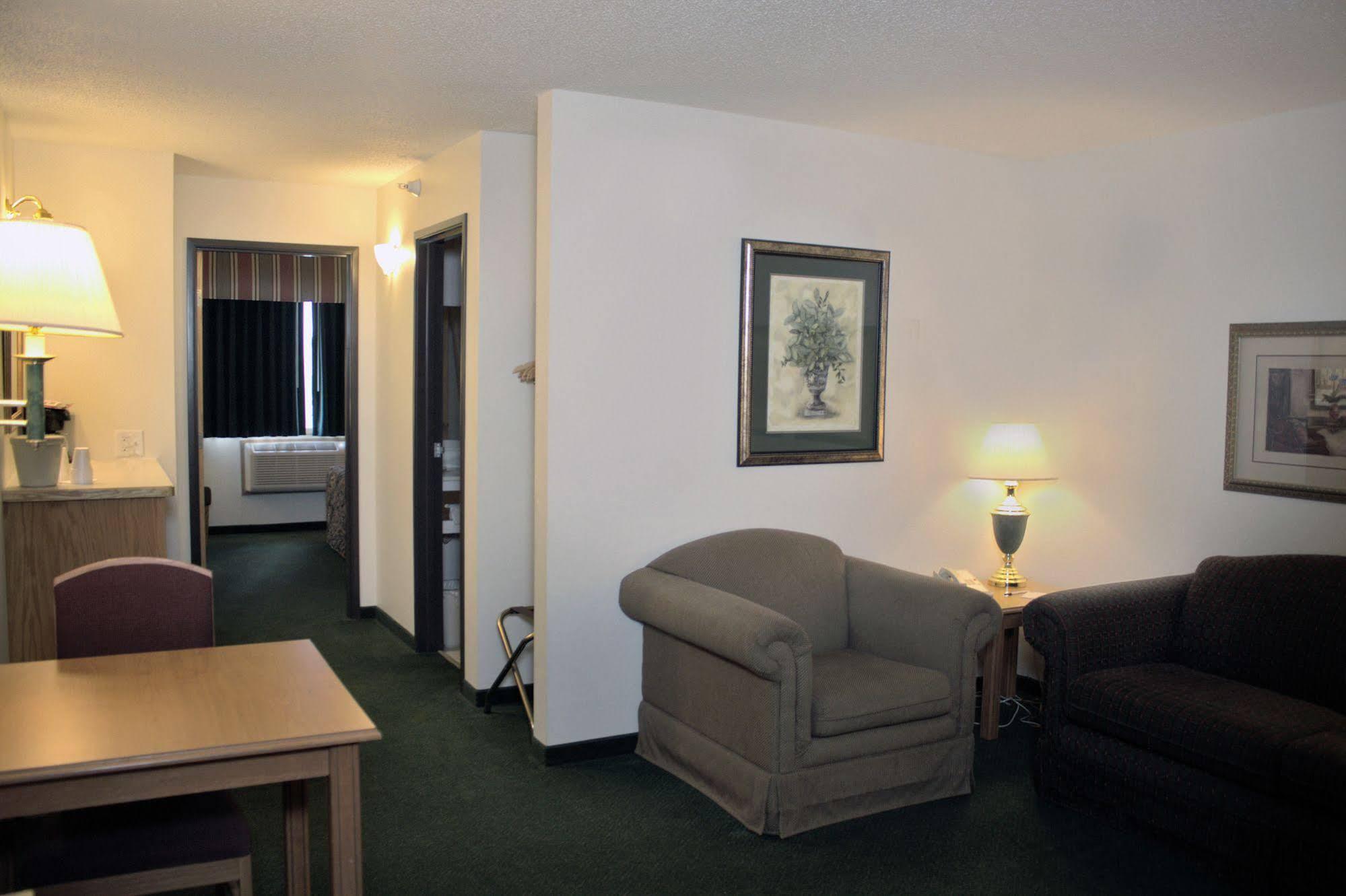 Americas Best Value Inn Annandale Esterno foto
